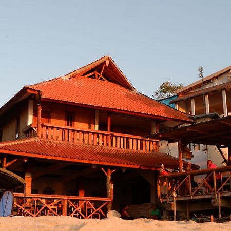 Santai Warung Bali Hotel Jimbaran  Exterior photo